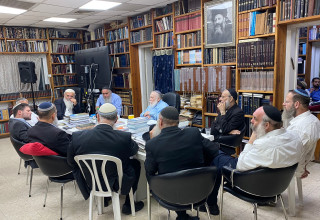בצלאל סמוטריץ' בפגישה עם רבני הציונות הדתית (צילום: ללא קרדיט)
