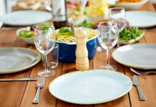 שולחן אוכל, אילוסטרציה (צילום: אינגאימג')