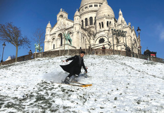 פריז בשלג (צילום:  רויטרס)