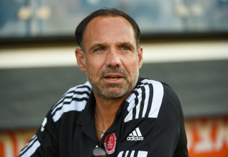 מאמן השוערים של הפועל תל אביב, ניר דוידוביץ' (צילום: ברני ארדוב)