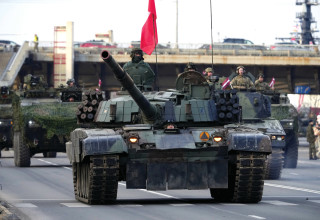 נאט"ו טנקים (צילום: רויטרס)