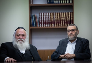 משה גפני ויצחק גולדקנופף (צילום:  יונתן זינדל פלאש 90)