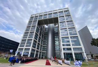 בניין הקריה, משרד הביטחון (צילום: אבשלום ששוני)