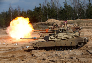 טנק מערבי של נאט"ו (צילום: רויטרס)