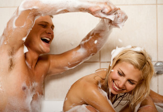 מצב רוח מתאים לערב סקסי ומטריף במיוחד (צילום: אינג'אימג')