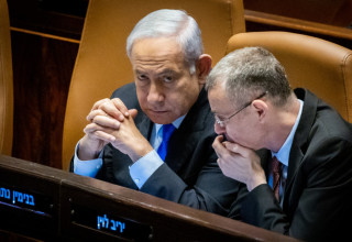בנימין נתניהו ויריב לוין (צילום: יונתן זינדל, פלאש 90)