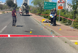 הפיגוע סמוך לצומת צריפין (צילום: דוברות המשטרה)