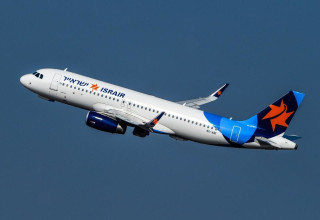 מטוס ישראייר (צילום: מוני שפיר)