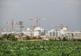 אתר בניה בגדרה (צילום: יוסי זליגר, פלאש 90)