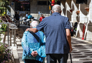 קשישים (צילום: נתי שוחט, פלאש 90)