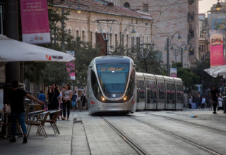 הרכבת הקלה בירושלים (צילום: יונתן זינדל פלאש 90)