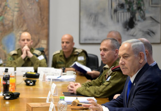 בנימין נתניהו בישיבת הקבינט המדיני-ביטחוני (צילום: אביב אוחיון, לע"מ)