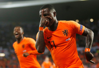 קווינסי פרומס שחקן נבחרת הולנד (צילום: רויטרס)
