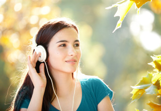 האזנה למוזיקה, אילוסטרציה (צילום: אינגאימג')