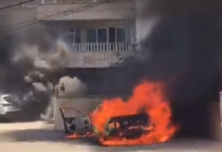 מתנחלים הציתו רכבי פלסטינים בכפר תורמוס עיא (צילום: רשתות פלסטיניות)