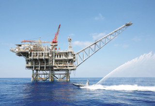 אסדת גז (צילום: אבשלום ששוני)