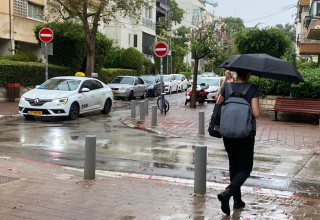 הגשם הראשון בתל אביב (צילום: אבשלום ששוני)