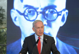 ראש הממשלה בנימין נתניהו בטקס האזכרה לזאב זבוטינסקי בהר הרצל בירושלים. 18 ביולי 2023 (צילום: אתר רשמי)