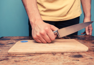 חתך את איבר מינו עם סכין מטבח - רק בגלל שחברתו נפרדה ממנו (צילום:  אינג'אימג')