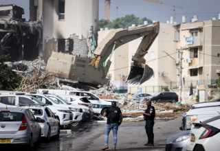 הריסת תחנת משטרת שדרות במבצע חרבות ברזל (צילום: חיים גולדברג, פלאש 90)