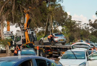 פינוי הרכבים בעוטף עזה (צילום: אנצ'ו גוש)
