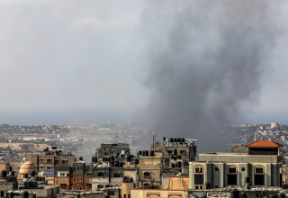 תקיפות בעזה (צילום: Abed Rahim Khatib/Flash90)