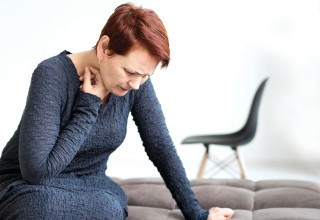 אילוסטרציה אישה בחרדה (צילום: אינגאימג')