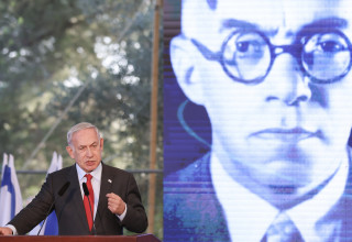 נתניהו בטקס לזכר ז'בוטינסקי השנה (צילום: נועם ריבקין פנטון,נועם ריבקין פאנטון פלאש 90,נועם ריבקין פנטון, פלאש 90)