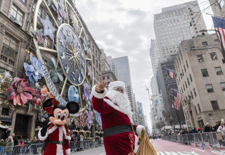 סנטה קלאוס ברחובות ניו יורק, אילוסטרציה (צילום:  REUTERS/Jeenah Moon)