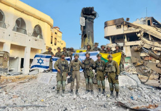 חיילי גולני בכיכר "פלסטין" בעזה (צילום:  דובר צה"ל)