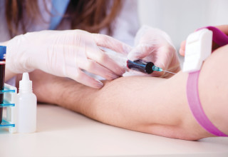 בדיקת דם (צילום: אינג אימג')