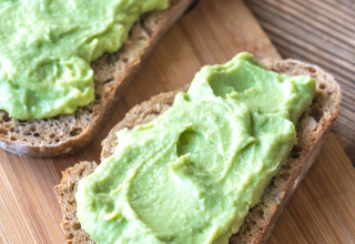 ממרח אבוקדו (צילום: אינג'אימג')