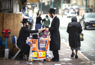 רחוב בבני ברק ביום בחירות  (צילום: חיים גולדברג פלאש 90)