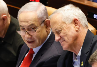 בנימין נתניהו ובני גנץ בישיבה על הגדלת התקציב, מרץ 2024 (צילום: מארק ישראל סלם)