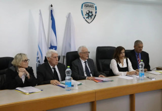 הדיינים של בית הדין של ההתאחדות לכדורגל (צילום: שלומי גבאי)