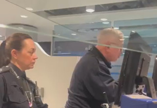 בקרי הגבולות במנצ'סטר (צילום: רשתות חברתיות, שימוש לפי סעיף 27 א')