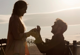 הצעת נישואין פשוטה ואינטימית (צילום: FREEPIK)