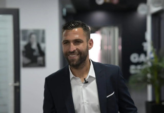 איתי שכטר ביום הפרישה מכדורגל (צילום: ניב אהרונסון)