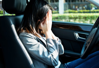 מה הפיצוי שיקבל מי שנפגע בתאונת דרכים כשנהג בלי רישיון (צילום:  baona gettyimages)