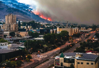 שריפה בפאתי קרית שמונה, מלחמת "חרבות ברזל" (צילום: אייל מרגולין, פלאש 90)