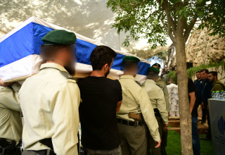 הלוויתו של ארנון זמורה ז"ל (צילום:  דוברות המשטרה)