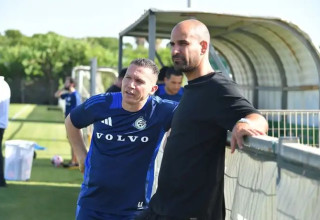 עובדים על הרכש. גל אלברמן עם ברק בכר (צילום: מכבי חיפה, ראובן כהן)