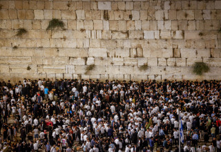 תשעה באב בכותל המערבי (צילום: חיים גולדברג, פלאש 90)