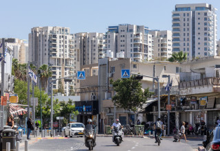 שכונת מגורים בתל אביב (צילום: דור פזואלו, פלאש 90)