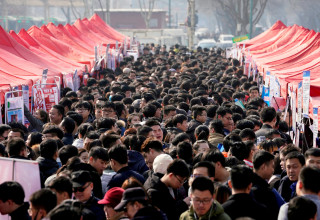 מחפשי עבודה ביריד האבטלה בסין, 2018 (צילום: רויטרס)