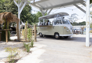 מתחם אורוות האמנים פרדס חנה (צילום: רז רוגובסקי)