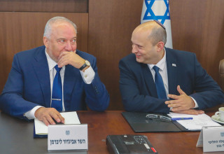 נפתלי בנט ואביגדור ליברמן (צילום: מרק ישראל סלם)