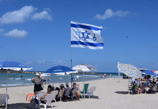 חוף הים בתל אביב (צילום: אבשלום ששוני)