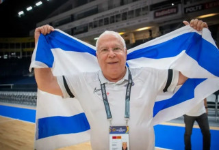 המנהל המקצועי של נבחרות ישראל פיני גרשון (צילום: אתר רשמי, אתר פיב"א)