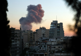 צה״ל תוקף בדאחיה (צילום: רויטרס)